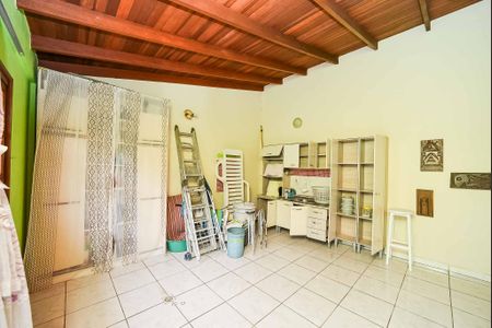 Casa à venda com 240m², 3 quartos e 2 vagasÁrea de Serviço