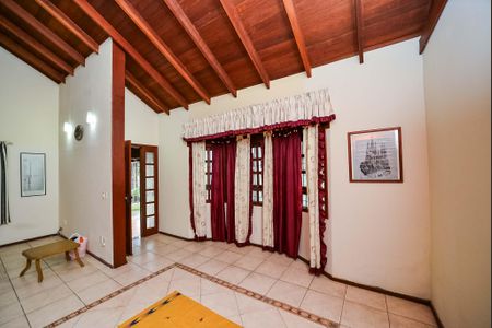 Casa à venda com 240m², 3 quartos e 2 vagasSala