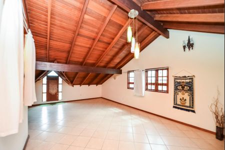 Casa à venda com 240m², 3 quartos e 2 vagasMezanino