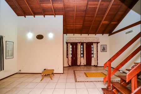 Casa à venda com 240m², 3 quartos e 2 vagasSala