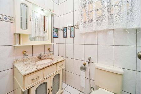 Casa à venda com 240m², 3 quartos e 2 vagasBanheiro da Suíte