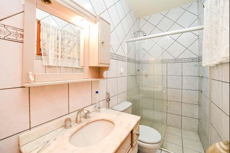 Casa à venda com 240m², 3 quartos e 2 vagasBanheiro Social