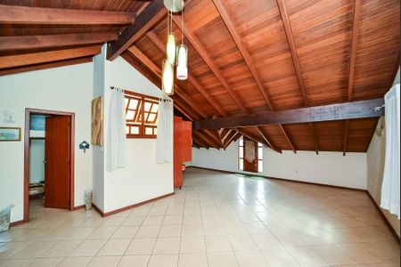 Casa à venda com 240m², 3 quartos e 2 vagasMezanino