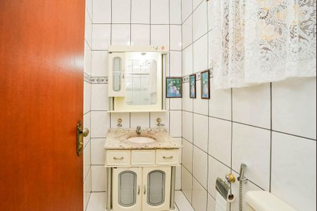 Casa à venda com 240m², 3 quartos e 2 vagasBanheiro da Suíte