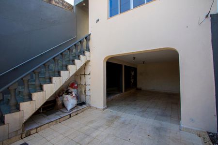 Casa à venda com 162m², 3 quartos e 2 vagas Casa à venda com 162m², 3 quartos e 2 vagasÁrea externa