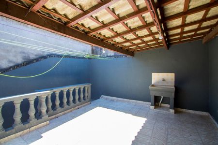 Casa à venda com 162m², 3 quartos e 2 vagas Casa à venda com 162m², 3 quartos e 2 vagasÁrea de serviço