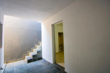 Casa à venda com 162m², 3 quartos e 2 vagas Casa à venda com 162m², 3 quartos e 2 vagasCorredor externo