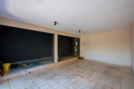 Casa à venda com 162m², 3 quartos e 2 vagas Casa à venda com 162m², 3 quartos e 2 vagasGaragem