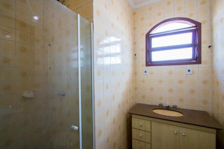 Casa à venda com 162m², 3 quartos e 2 vagas Casa à venda com 162m², 3 quartos e 2 vagasBanheiro social