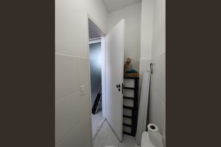 Apartamento à venda com 98m², 3 quartos e 1 vaga Apartamento à venda com 98m², 3 quartos e 1 vagaBanheiro de serviço
