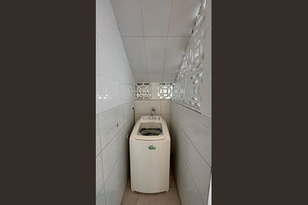 Casa à venda com 191m², 3 quartos e 3 vagas Casa à venda com 191m², 3 quartos e 3 vagasÁrea de Serviço