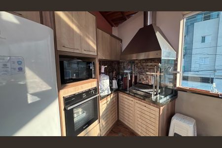 Casa à venda com 191m², 3 quartos e 3 vagas Casa à venda com 191m², 3 quartos e 3 vagasCozinha