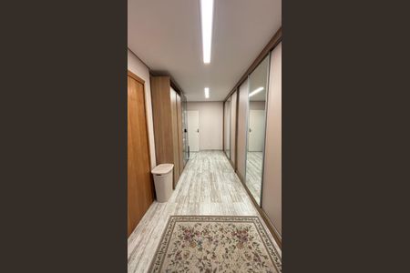 Casa à venda com 191m², 3 quartos e 3 vagas Casa à venda com 191m², 3 quartos e 3 vagasCloset da Suíte 2