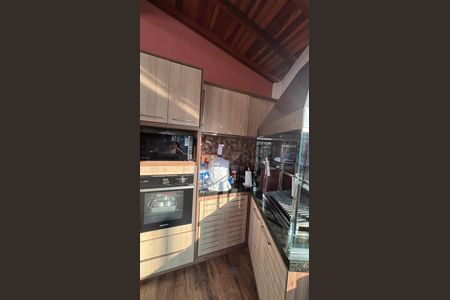 Casa à venda com 191m², 3 quartos e 3 vagas Casa à venda com 191m², 3 quartos e 3 vagasCozinha