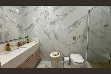 Casa à venda com 191m², 3 quartos e 3 vagas Casa à venda com 191m², 3 quartos e 3 vagasBanheiro da Suíte 2