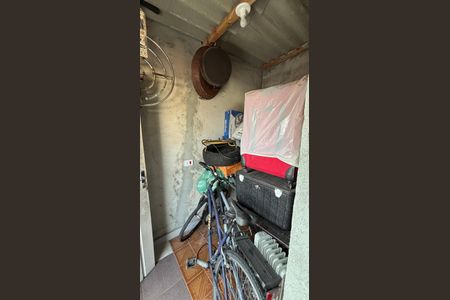 Casa à venda com 191m², 3 quartos e 3 vagas Casa à venda com 191m², 3 quartos e 3 vagasDeposito