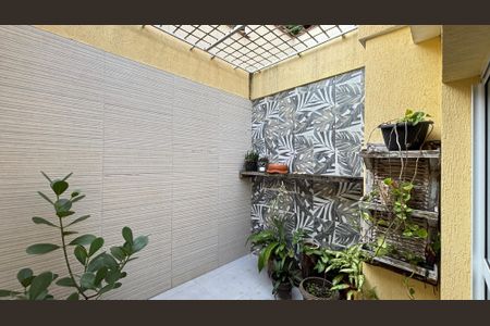 Casa à venda com 191m², 3 quartos e 3 vagas Casa à venda com 191m², 3 quartos e 3 vagasVaranda da Suíte