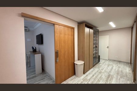 Casa à venda com 191m², 3 quartos e 3 vagas Casa à venda com 191m², 3 quartos e 3 vagasCloset da Suíte 2