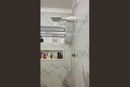 Casa à venda com 191m², 3 quartos e 3 vagas Casa à venda com 191m², 3 quartos e 3 vagasBanheiro da Suíte 2