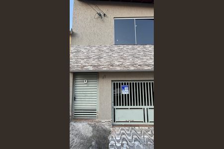 Casa à venda com 191m², 3 quartos e 3 vagas Casa à venda com 191m², 3 quartos e 3 vagasPlaca