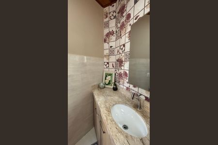 Casa à venda com 191m², 3 quartos e 3 vagas Casa à venda com 191m², 3 quartos e 3 vagasLavabo da Sala