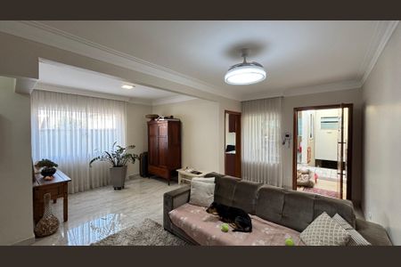 Casa à venda com 191m², 3 quartos e 3 vagas Casa à venda com 191m², 3 quartos e 3 vagasSala
