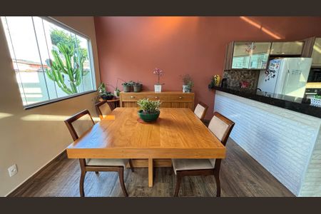 Casa à venda com 191m², 3 quartos e 3 vagas Casa à venda com 191m², 3 quartos e 3 vagasCozinha