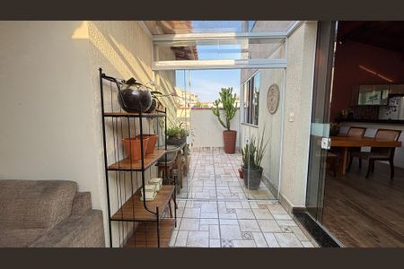 Casa à venda com 191m², 3 quartos e 3 vagas Casa à venda com 191m², 3 quartos e 3 vagasQuintal