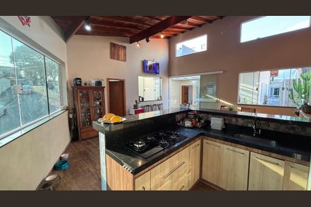 Casa à venda com 191m², 3 quartos e 3 vagas Casa à venda com 191m², 3 quartos e 3 vagasCozinha