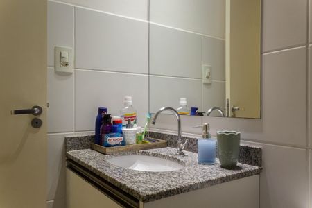 Apartamento à venda com 56m², 2 quartos e 1 vaga Apartamento à venda com 56m², 2 quartos e 1 vagaBanheiro