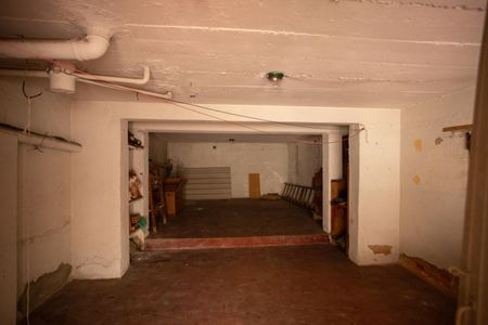 Casa à venda com 140m², 2 quartos e 1 vaga Casa à venda com 140m², 2 quartos e 1 vagaPorão