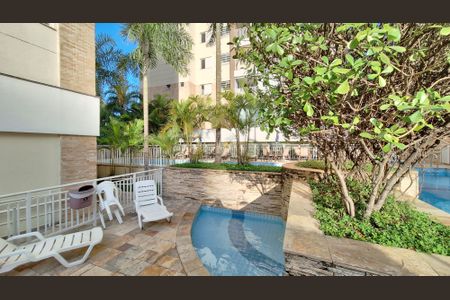 Apartamento à venda com 88m², 3 quartos e 2 vagas Apartamento à venda com 88m², 3 quartos e 2 vagasÁrea comum - Piscina