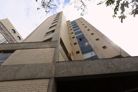 Apartamento à venda com 138m², 3 quartos e 1 vaga Apartamento à venda com 138m², 3 quartos e 1 vagaFachada