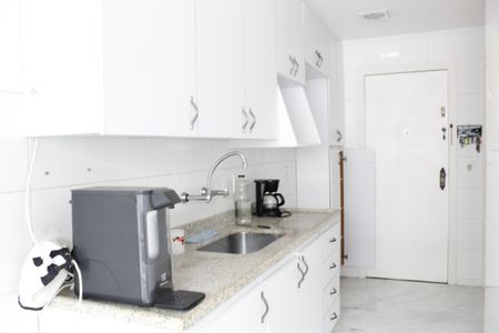 Apartamento à venda com 110m², 4 quartos e 2 vagasCozinha