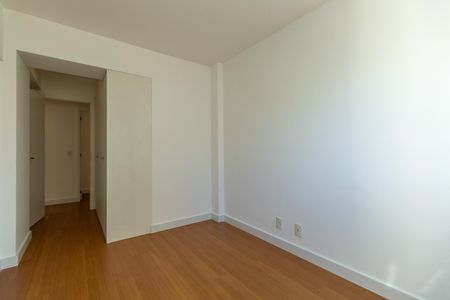 Apartamento à venda com 94m², 3 quartos e 2 vagasQuarto 2