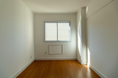 Apartamento à venda com 94m², 3 quartos e 2 vagasQuarto 2