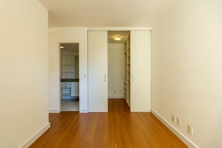 Apartamento à venda com 94m², 3 quartos e 2 vagasQuarto Suite