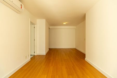 Apartamento à venda com 94m², 3 quartos e 2 vagasSala