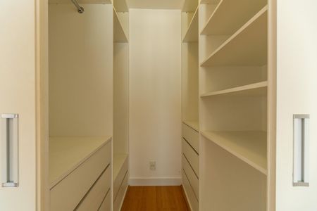 Apartamento à venda com 94m², 3 quartos e 2 vagasQuarto Suite Closet
