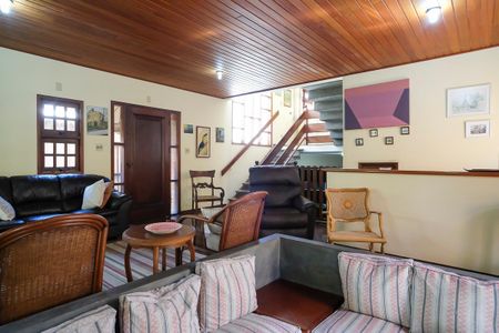 Casa à venda com 456m², 4 quartos e 5 vagasSala