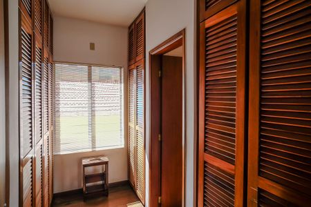 Casa à venda com 456m², 4 quartos e 5 vagasCloset da suíte 1