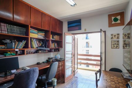 Casa à venda com 456m², 4 quartos e 5 vagasQuarto 2