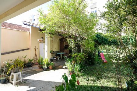 Casa à venda com 456m², 4 quartos e 5 vagasQuintal