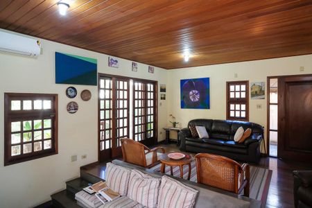 Casa à venda com 456m², 4 quartos e 5 vagasSala