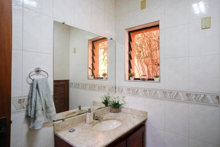 Casa à venda com 456m², 4 quartos e 5 vagasLavabo