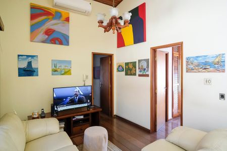 Casa à venda com 456m², 4 quartos e 5 vagasSala de TV