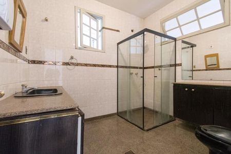 Apartamento para alugar com 340m², 6 quartos e 1 vaga