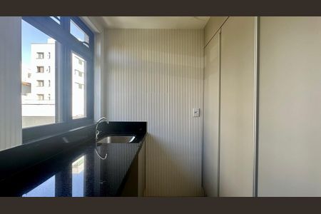 Apartamento à venda com 94m², 2 quartos e 3 vagas Apartamento à venda com 94m², 2 quartos e 3 vagasÁrea de serviço