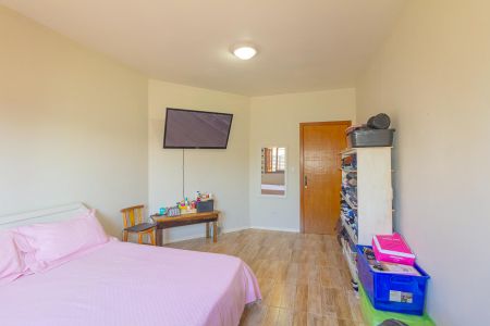 Casa à venda com 160m², 4 quartos e 2 vagas Casa à venda com 160m², 4 quartos e 2 vagasQuarto