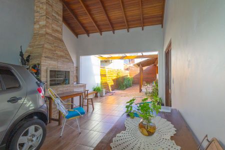 Casa à venda com 160m², 4 quartos e 2 vagas Casa à venda com 160m², 4 quartos e 2 vagasVaranda gourmet